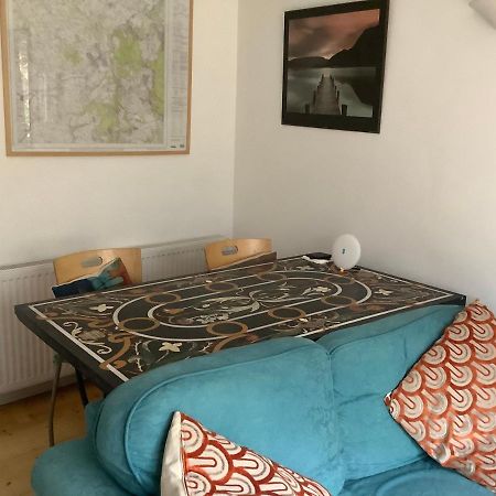 Primrose Villa Self Catering Bnb Монмут Экстерьер фото