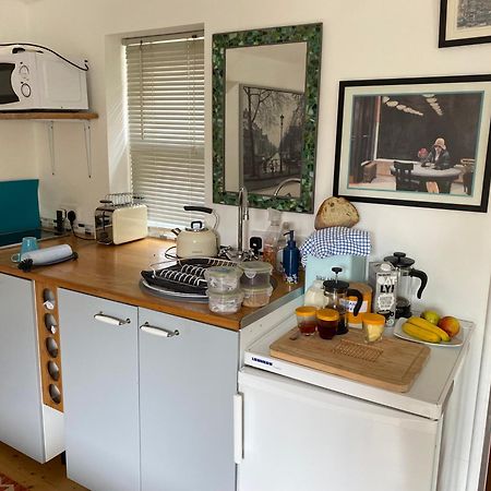Primrose Villa Self Catering Bnb Монмут Экстерьер фото