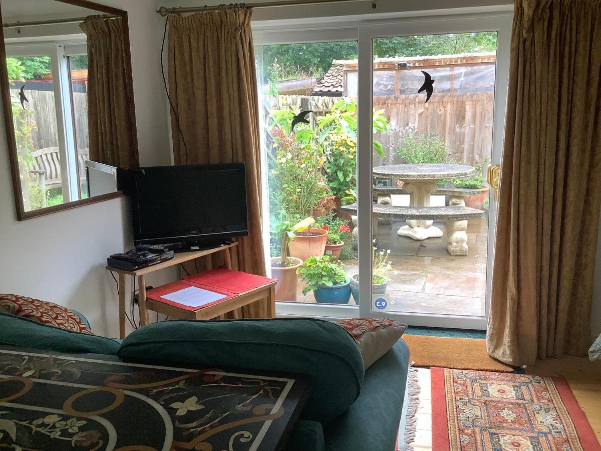 Primrose Villa Self Catering Bnb Монмут Экстерьер фото